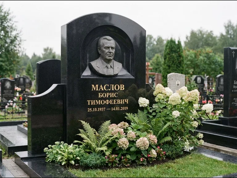 Памятник с барельефом — выполненная работа 11 в Якутске