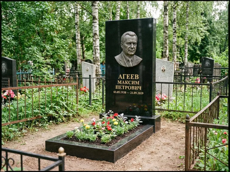 Памятник с барельефом — выполненная работа 1 в Якутске