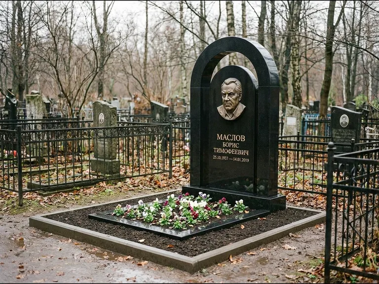 Памятник с барельефом — выполненная работа 23 в Якутске