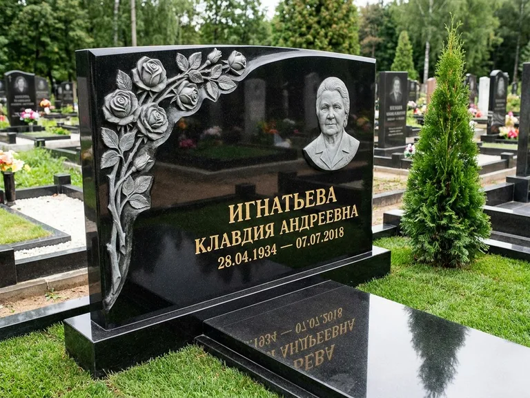 Памятник с барельефом — выполненная работа 45 в Якутске