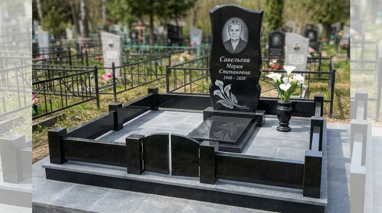 Памятник с гравировкой калл — выполненная работа «Савельева» в Якутске