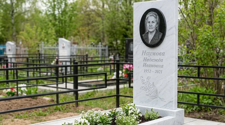 Памятник с гравировкой ландышей — выполненная работа «Наумова» в Якутске