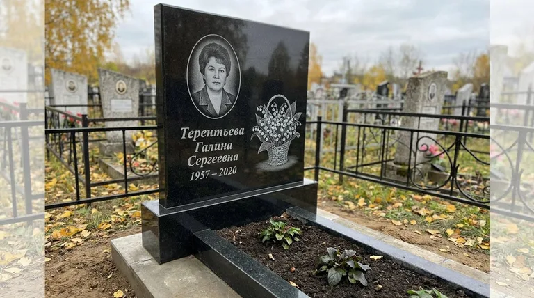 Памятник с гравировкой ландышей — выполненная работа «Терентьева» в Якутске