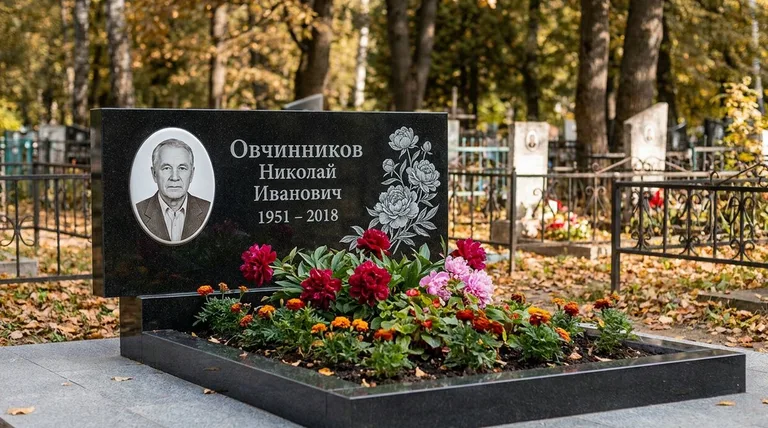 Памятник с гравировкой пионов — выполненная работа «Овчинников» в Якутске