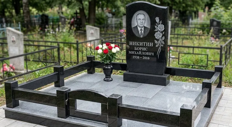 Памятник с гравировкой роз — выполненная работа «Никитин» в Якутске
