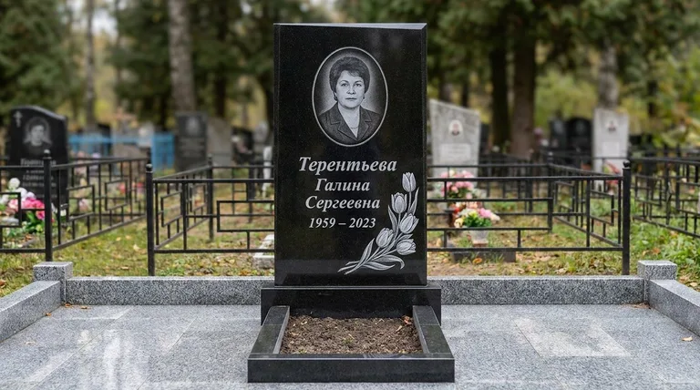 Памятник с гравировкой тюльпанов — выполненная работа «Терентьева» в Якутске