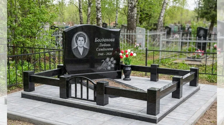 Памятник с гравировкой тюльпанов — выполненная работа «Богданова» в Якутске