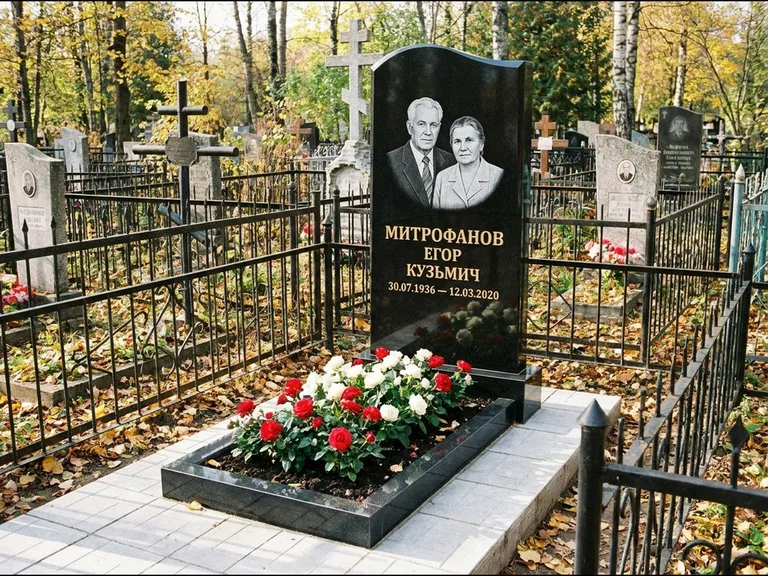 Гравировка портрета на чёрном граните — выполненная работа 17 в Якутске