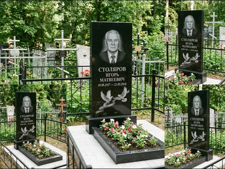 Памятник с гравировкой голубей — гравировка двух летящих голубей с лентой по диагонали стелы, работа «Столяров» в Якутске