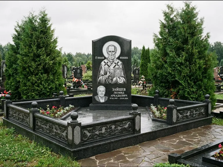 Памятник с гравировкой иконы: стела с гранитным столиком и скамьёй — Архангел Михаил на стеле, семейный участок с плиткой, работа «Верещагина» в Якутске
