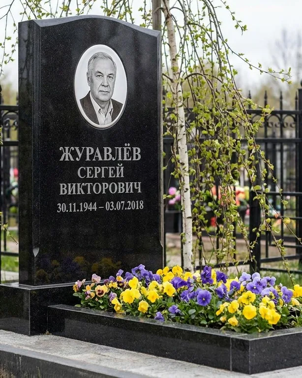 Вертикальный памятник под ключ с православным крестом в Якутске