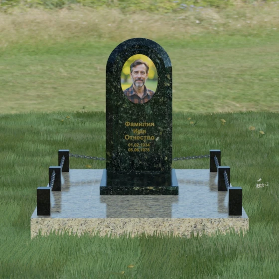 Гранитный памятник — арка с овальной нишей, гранит Балтик грин, вид 2, в Якутске