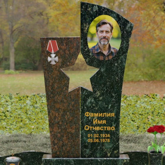 Гранитный монумент со звездой для военных, гранит Балтик грин